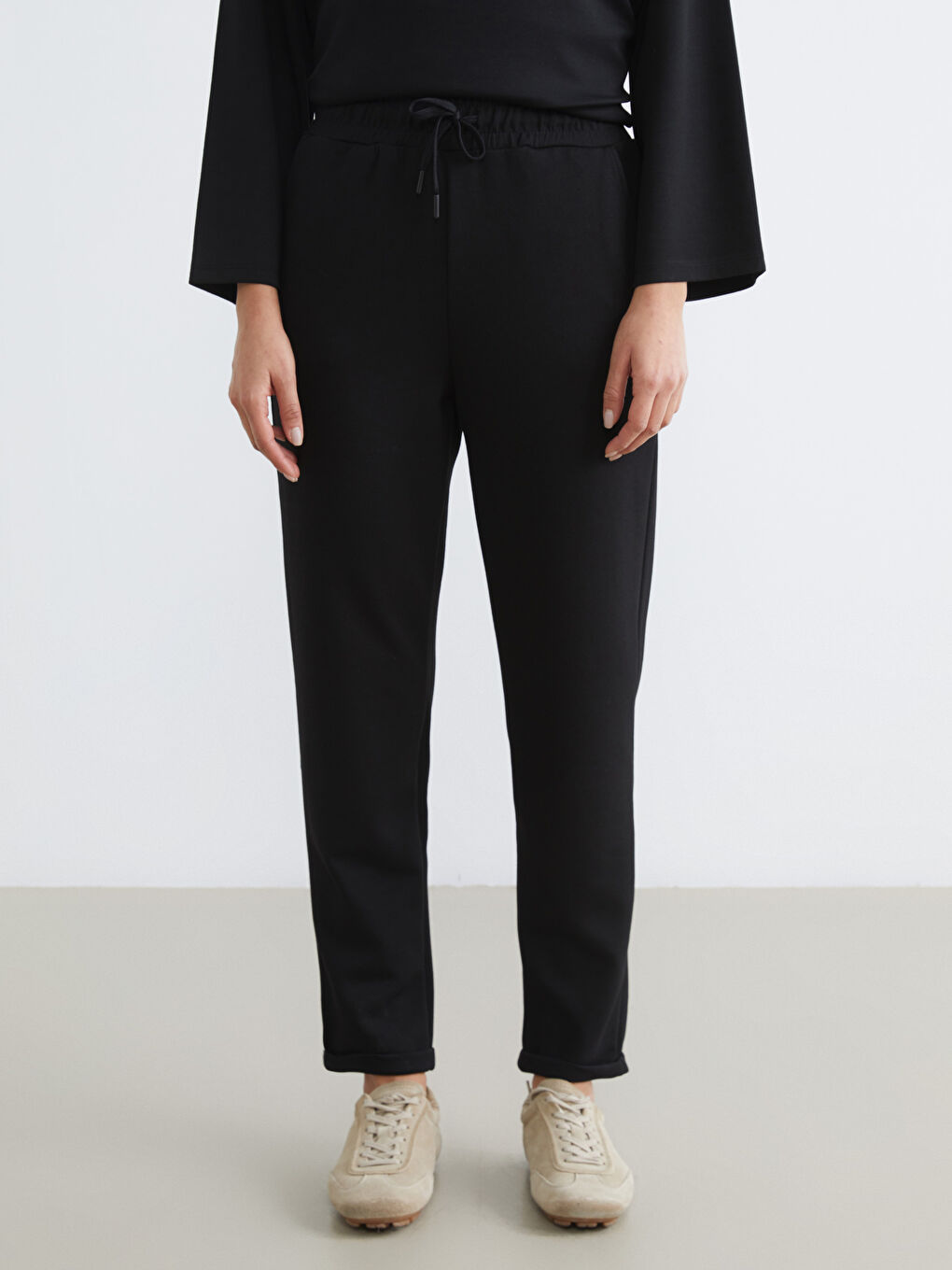 Siyah Beli Lastikli Kadın Eşofman Altı-1