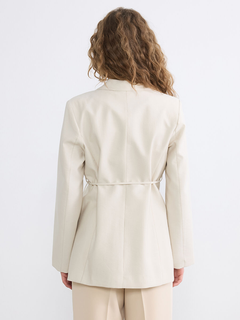 Bej Kuşaklı Yaka Kadın Blazer Ceket-3