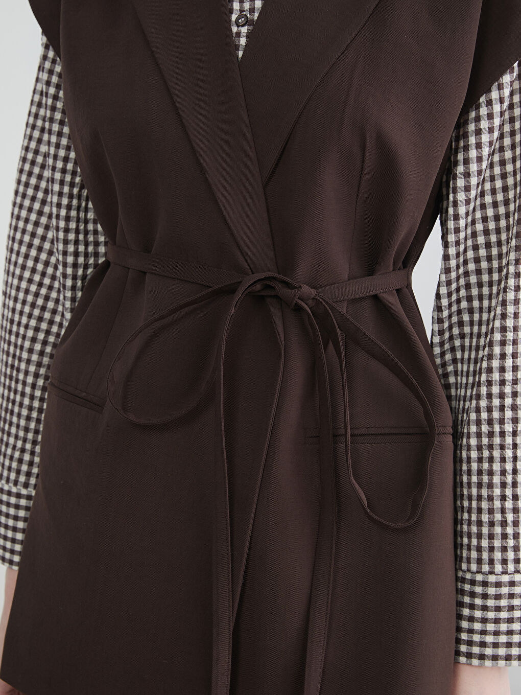 Belted Classic Vest with a Jacket Collar-3