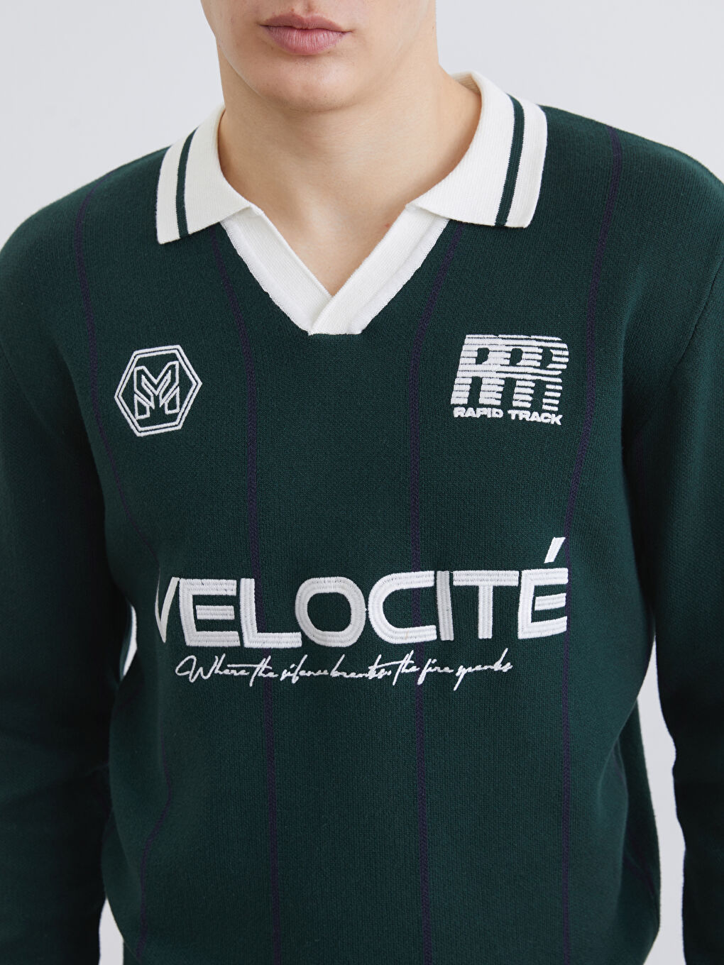 Пуловер с поло яка и отпечатано трико за мъже-2