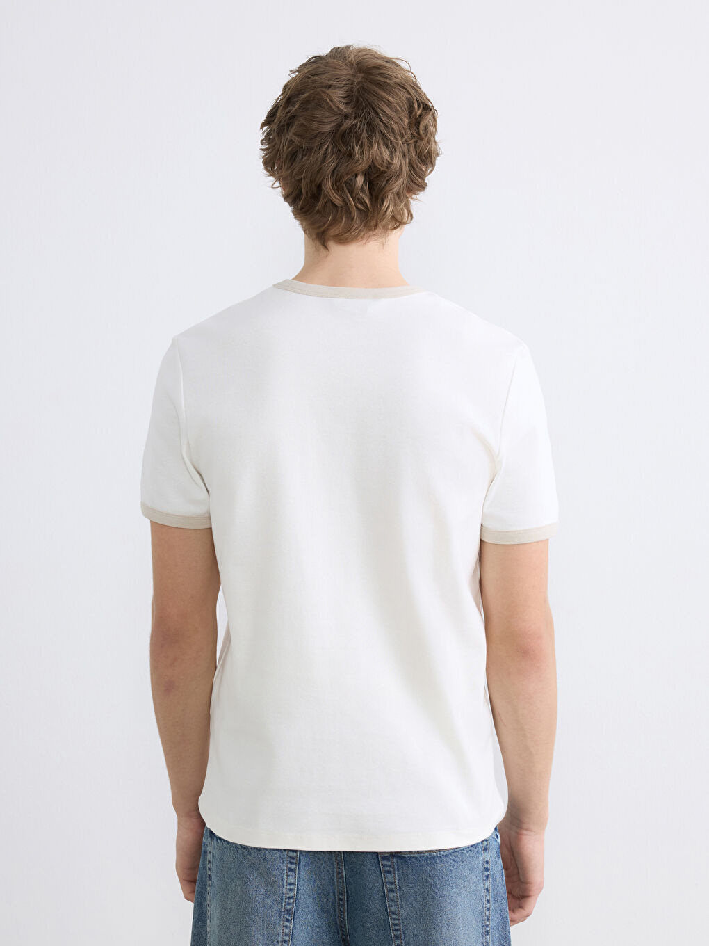 Ekru Standart Fit Nakışlı Bisiklet Yaka Erkek Tişört-2