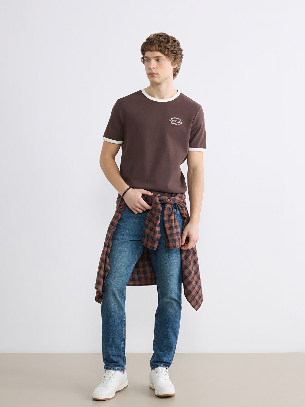 Kahverengi Bisiklet Yaka Brooklyn Baskılı Erkek Tişört-1