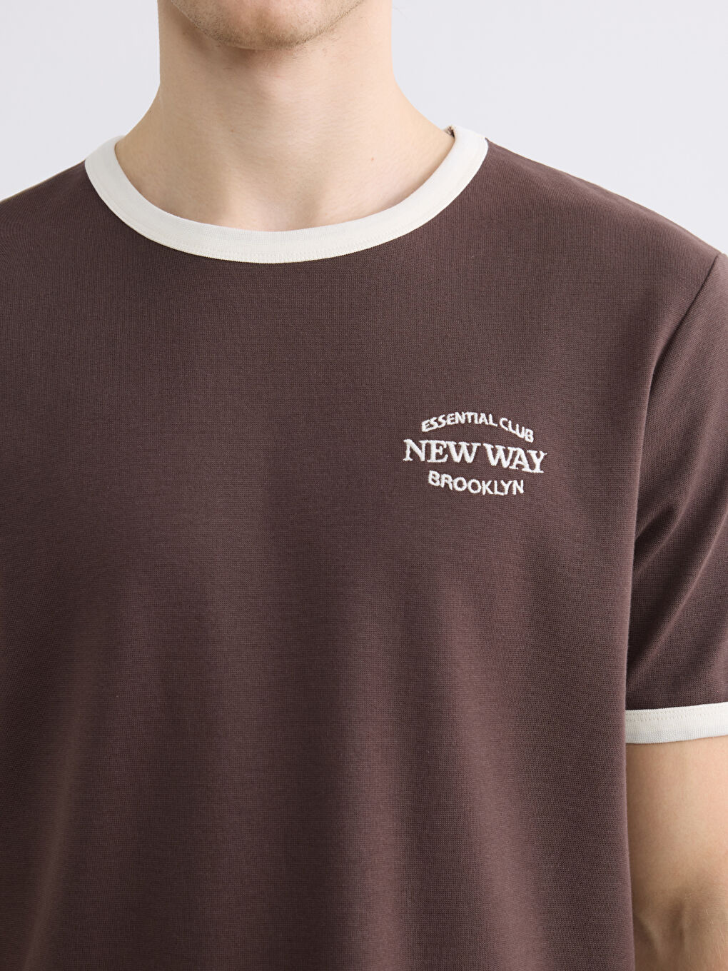 Kahverengi Bisiklet Yaka Brooklyn Baskılı Erkek Tişört-2