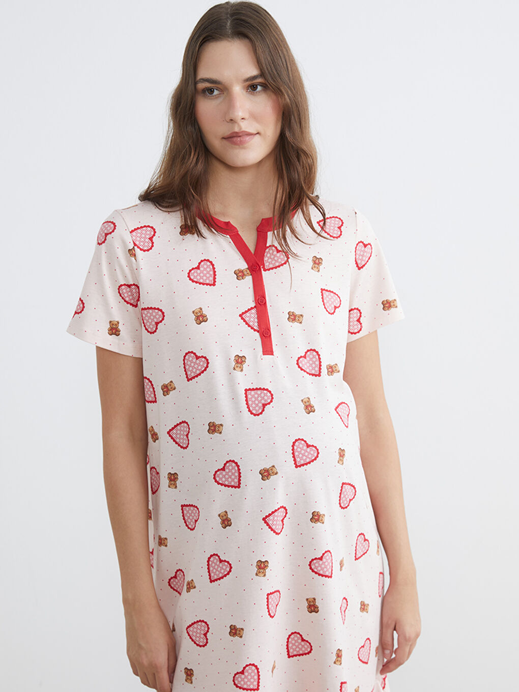 فستان نوم وردي امرأة-1