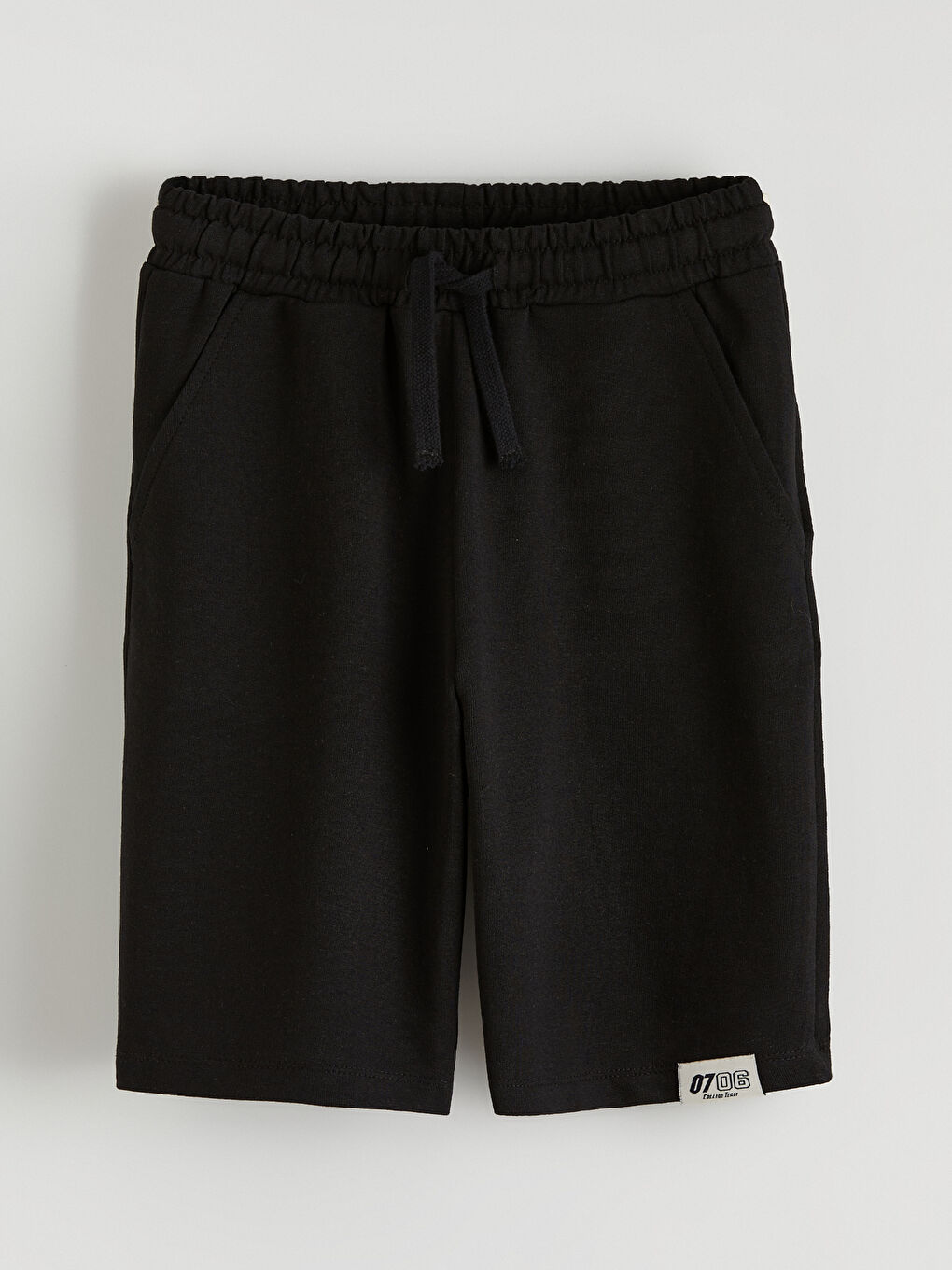 Siyah Beli Lastikli Erkek Çocuk Şort