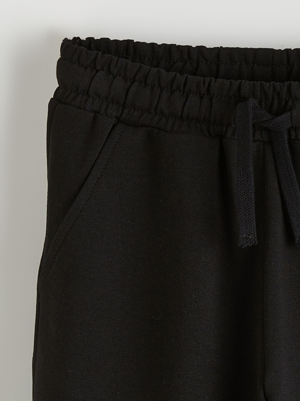 Siyah Beli Lastikli Erkek Çocuk Şort-1