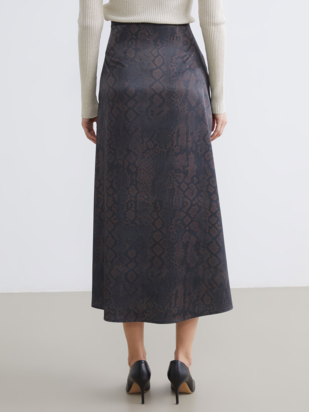 Siyah Desenli Saten Etek-3