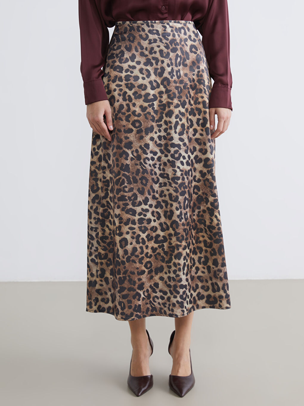 Kahverengi Leopar Desenli Saten Etek-1