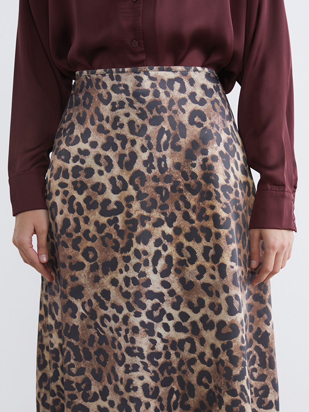 Kahverengi Leopar Desenli Saten Etek-2