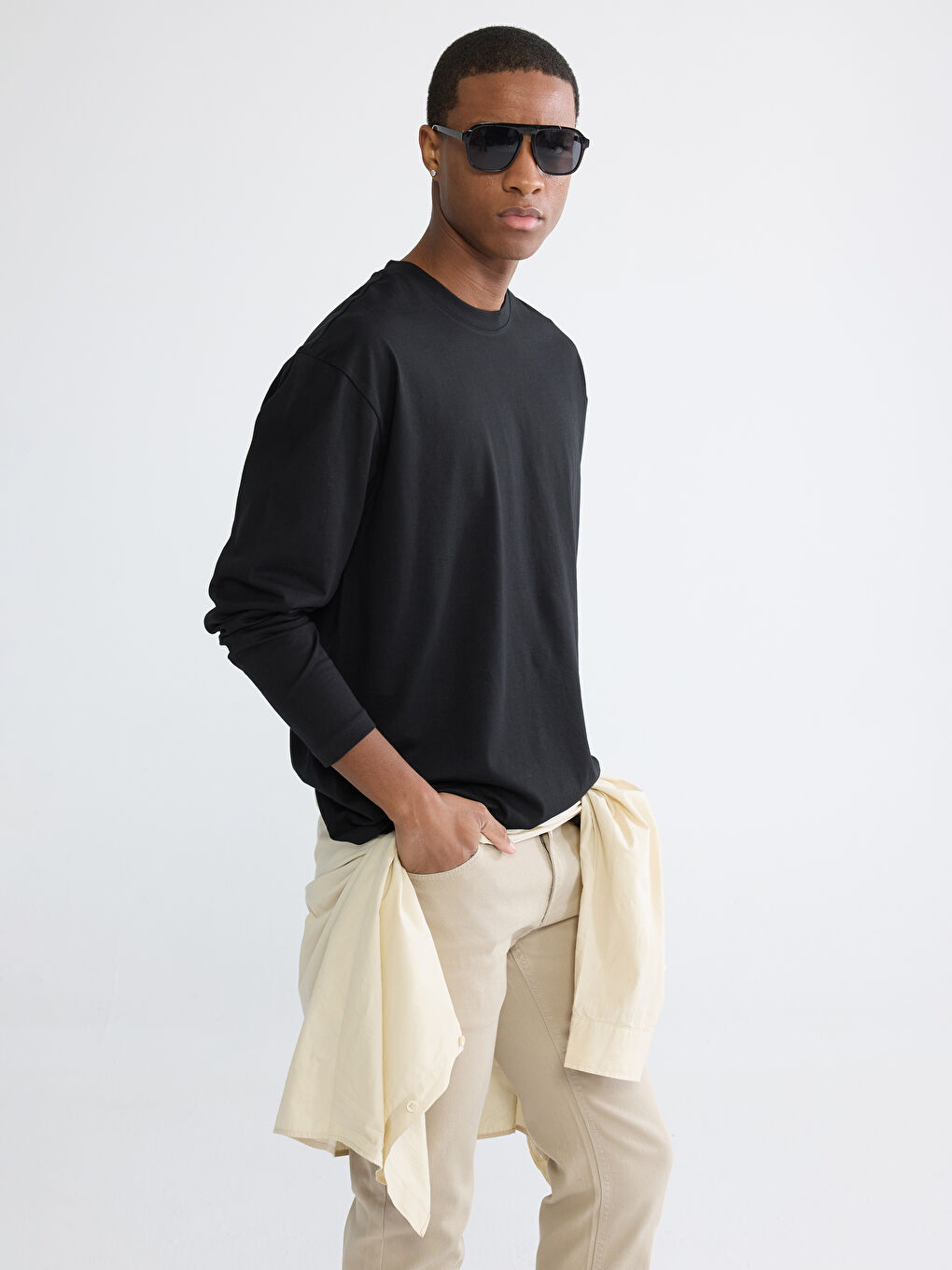 Muška dukserica sa okruglim izrezom