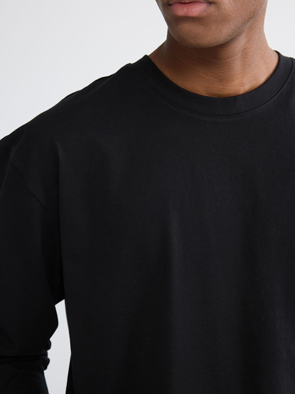 Muška dukserica sa okruglim izrezom-2