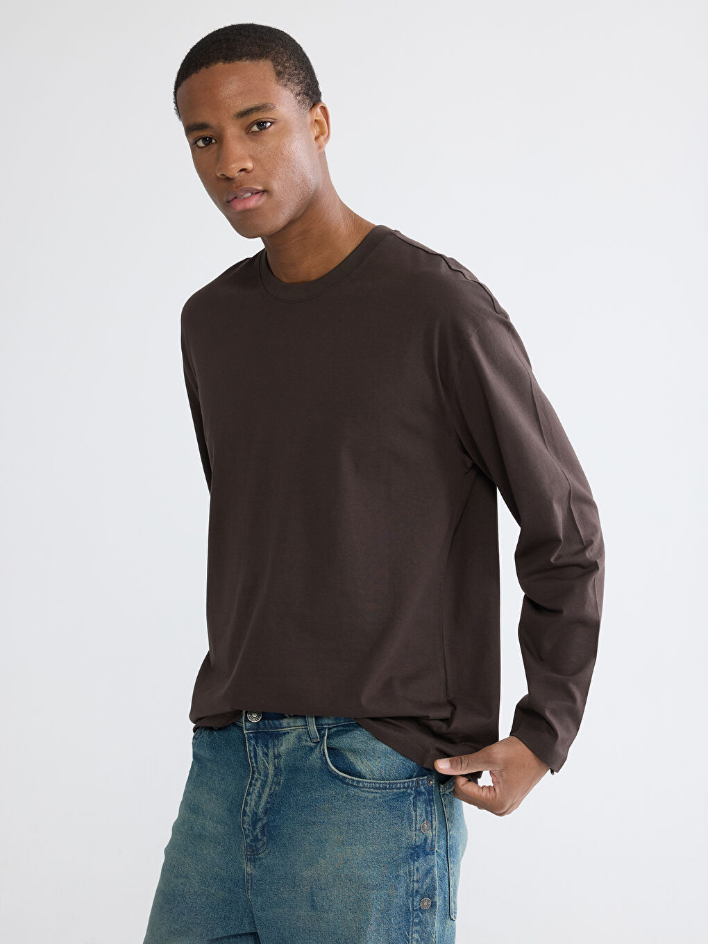 Muška dukserica sa okruglim izrezom