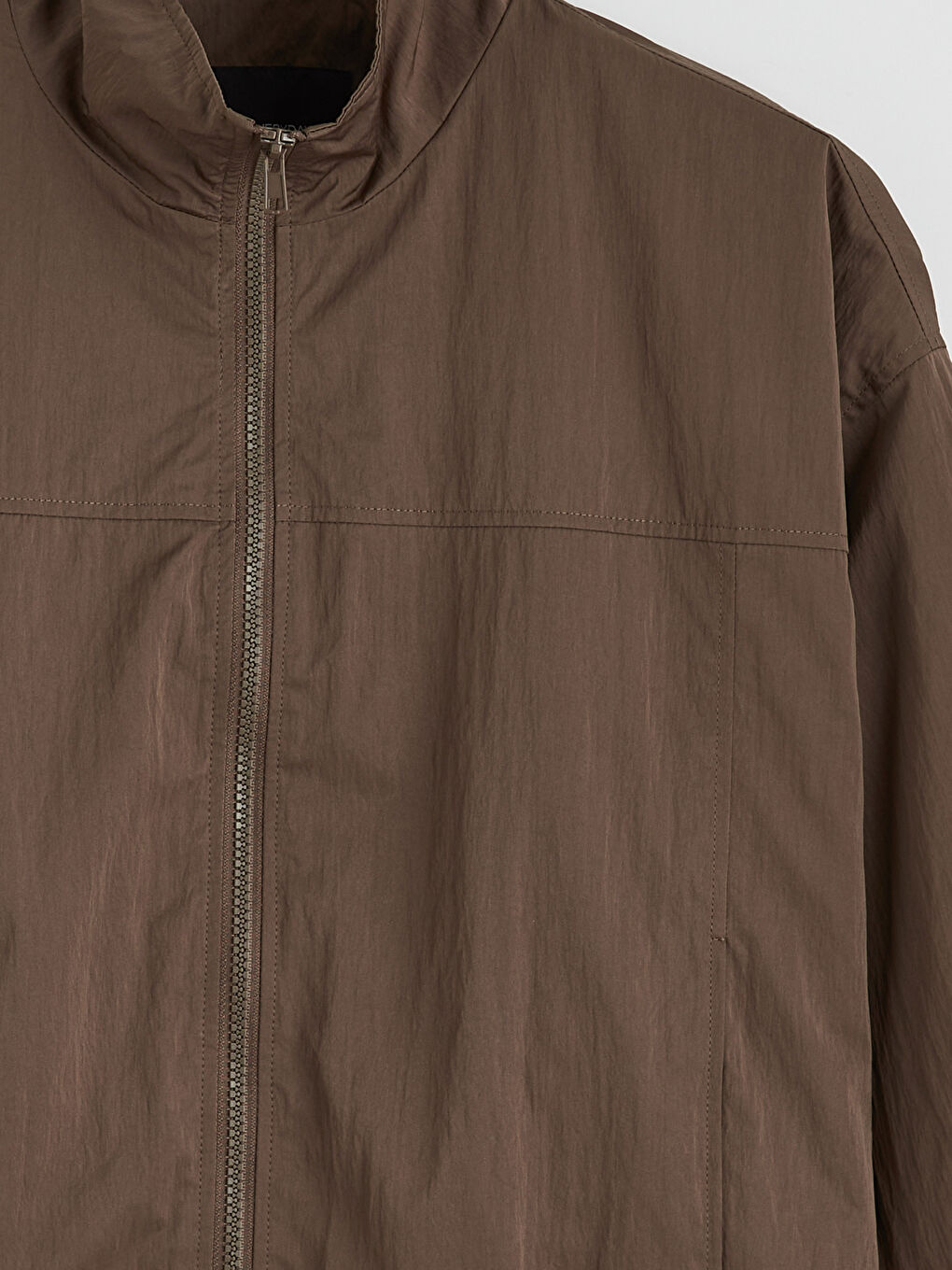 Kahverengi Dik Yaka Oversize Kadın Yağmurluk-1