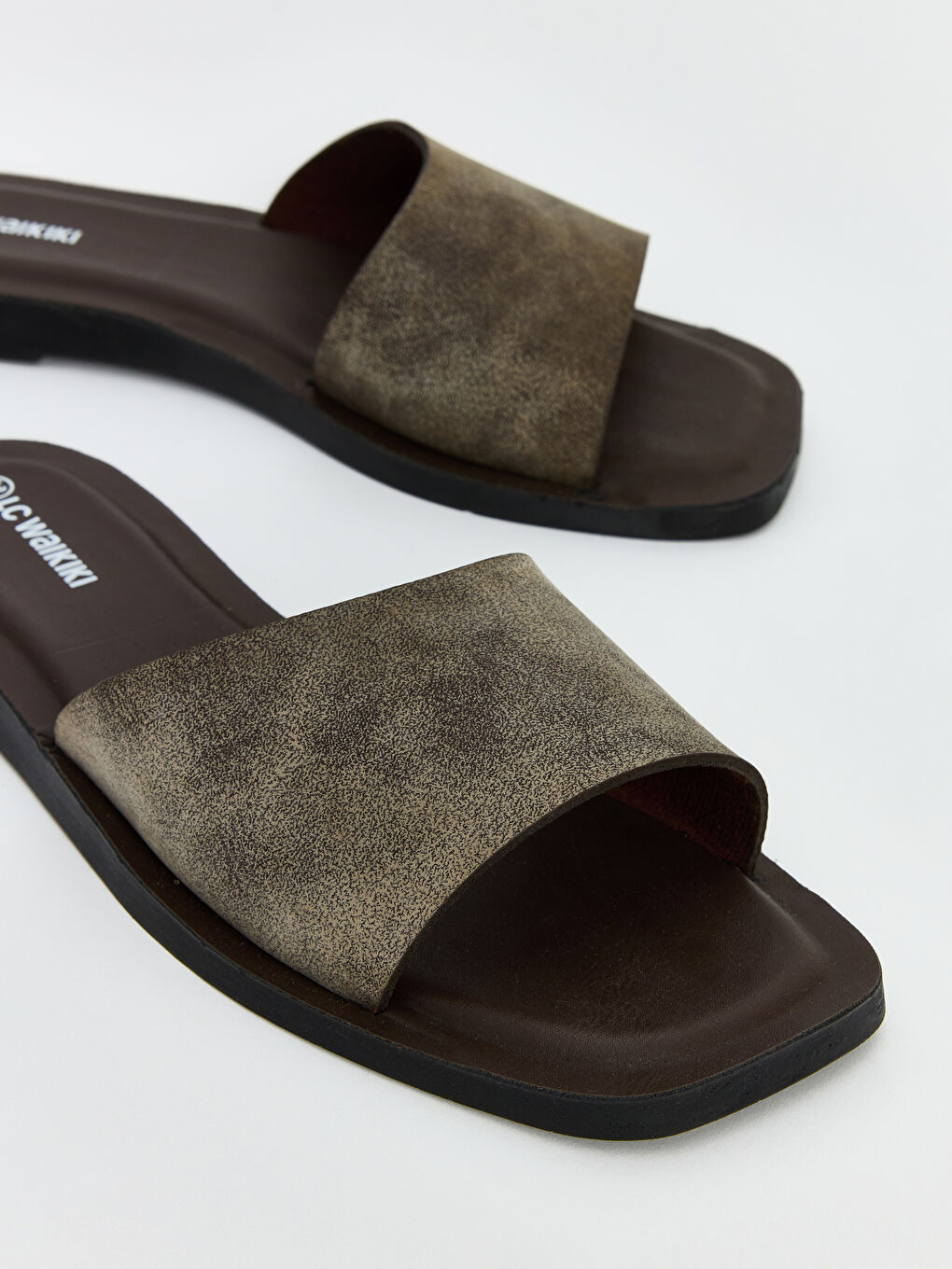 Woman BROWN Sliders-2