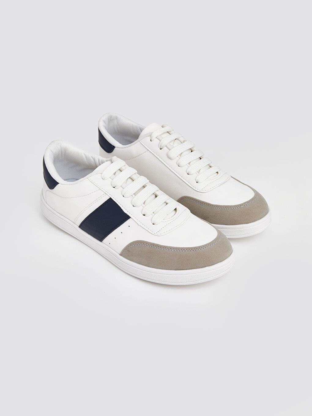 أحذية رياضية رجالية من الجلد الصناعي