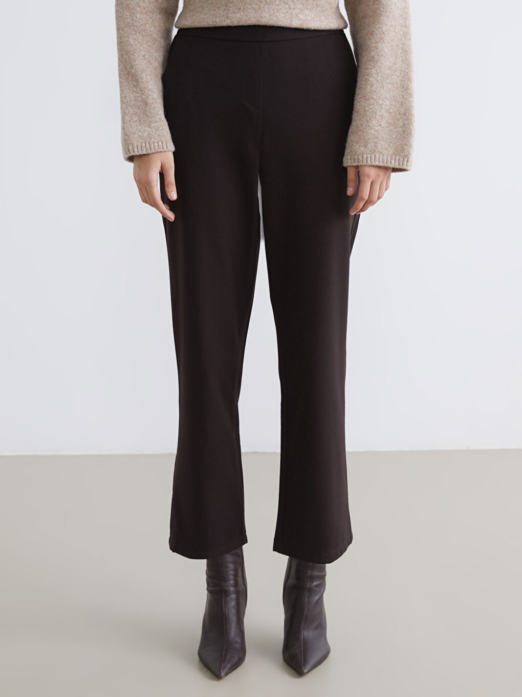 Kahverengi Beli Lastikli Havuç Kesim Kadın Pantolon-1