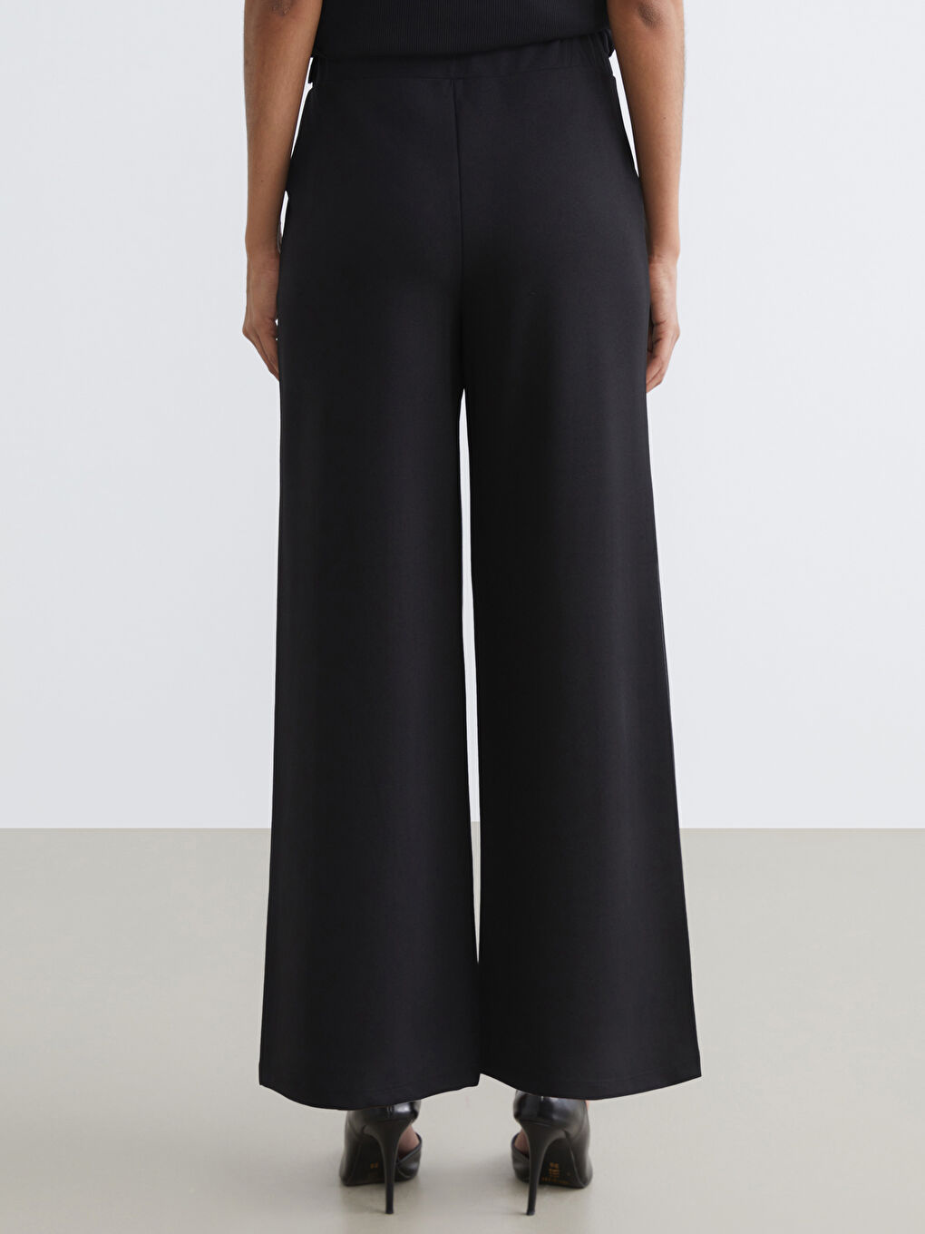Siyah Beli Lastikli Geniş Paça Kadın Pantolon	-3