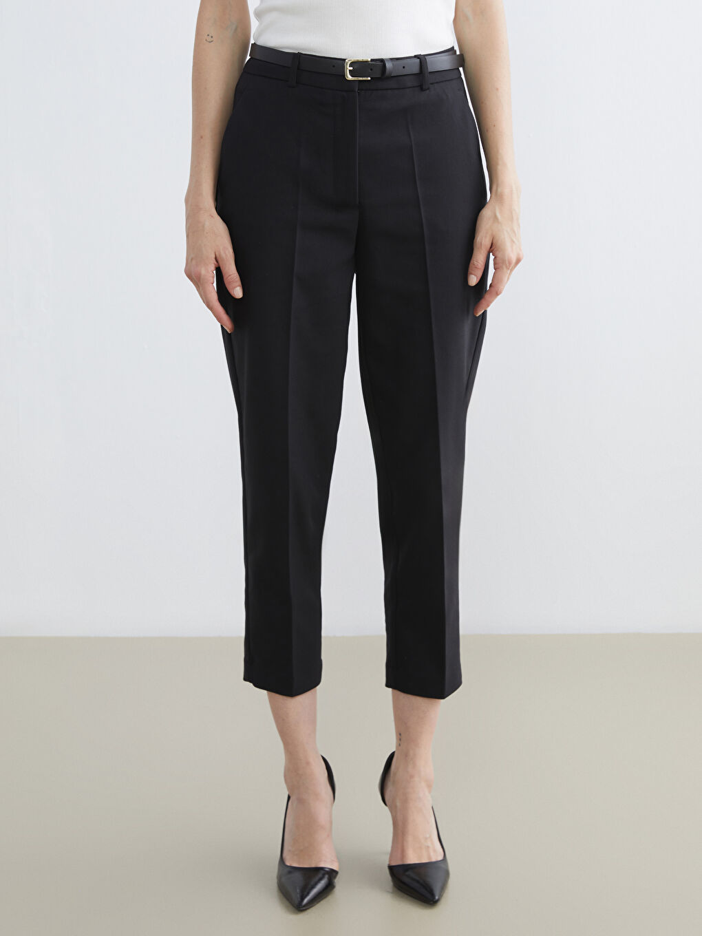 Siyah Beli Kemerli Kadın Cigarette Pantolon-1