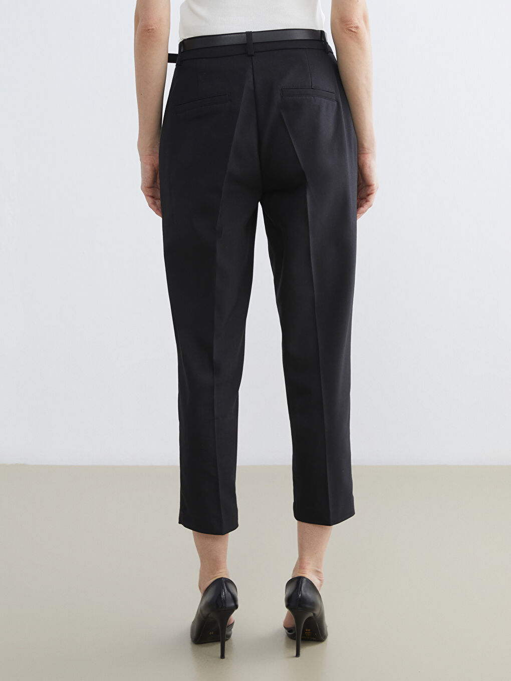 Siyah Beli Kemerli Kadın Cigarette Pantolon-3
