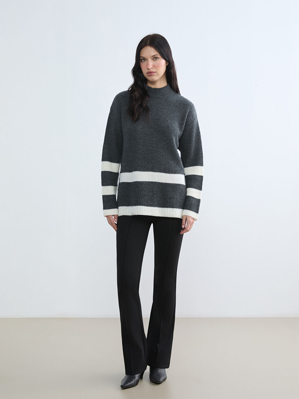 پانتۆڵ ڕه‌ش ژن