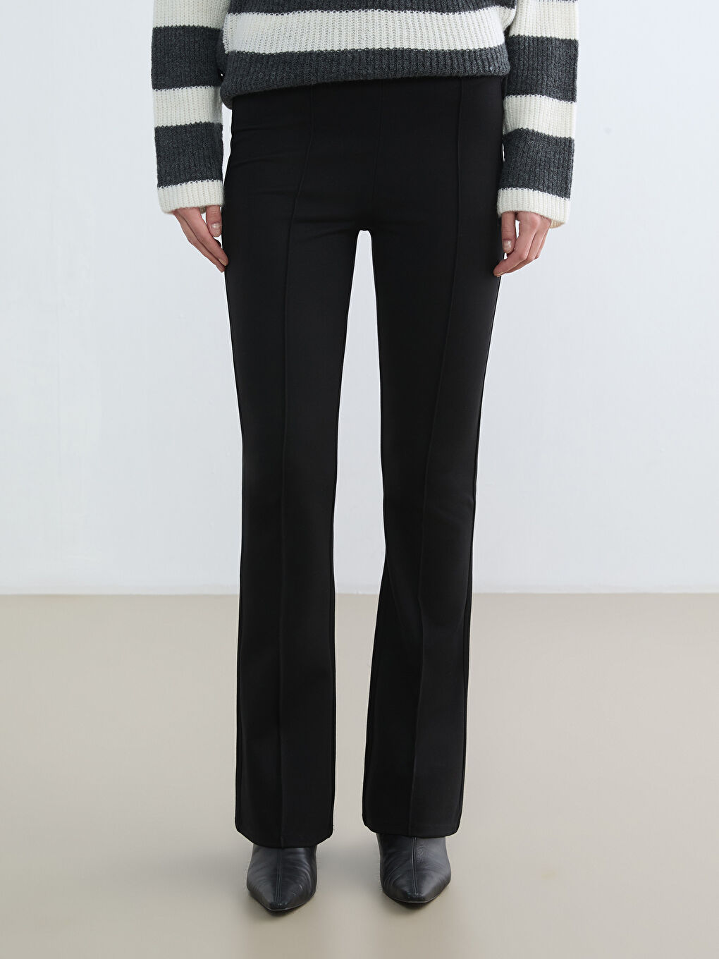 پانتۆڵ ڕه‌ش ژن-1