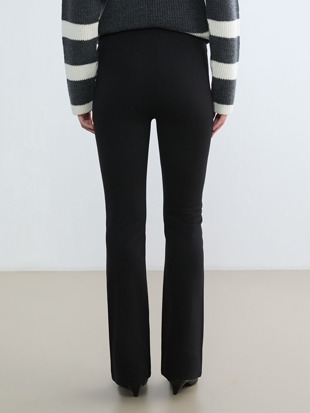 پانتۆڵ ڕه‌ش ژن-3