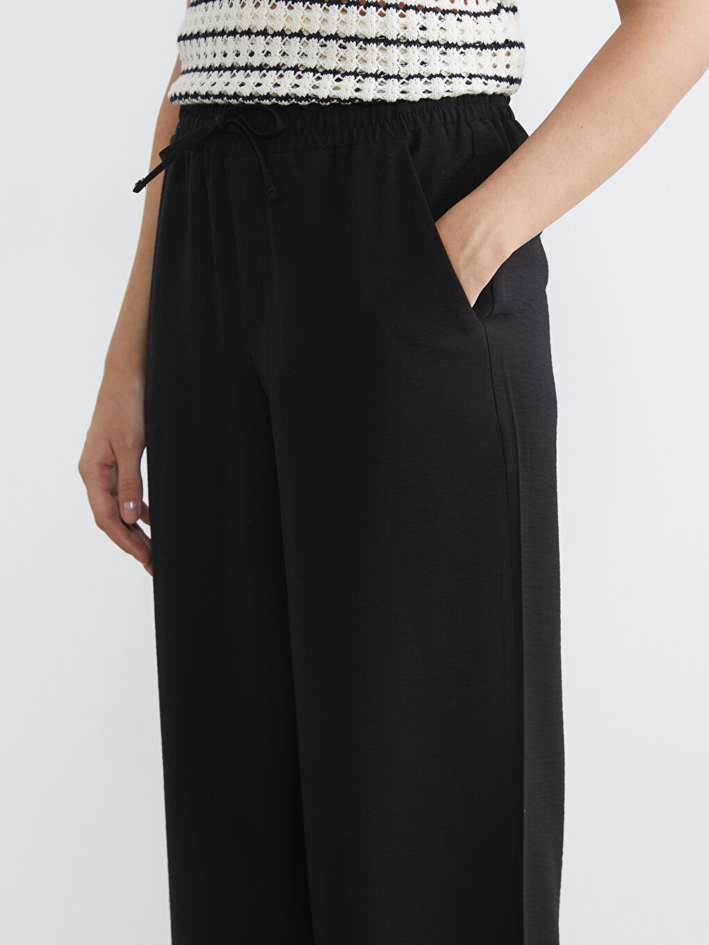 Woman BLACK Trousers-2