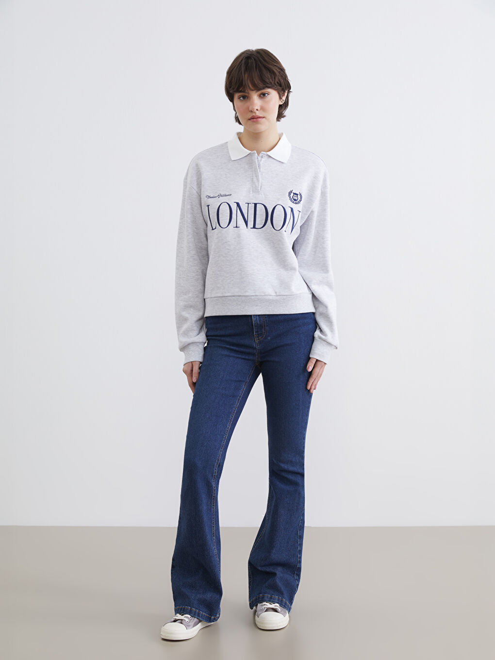 Gri Gömlek Yaka London Baskılı Kadın Kalın Sweatshirt-1