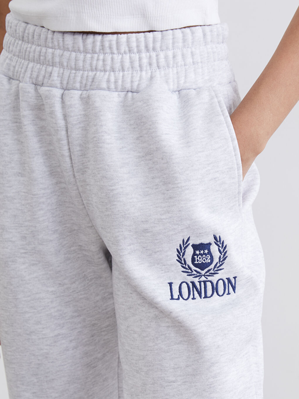Gri London Nakışlı Kadın Kalın Jogger Eşofman Altı-2