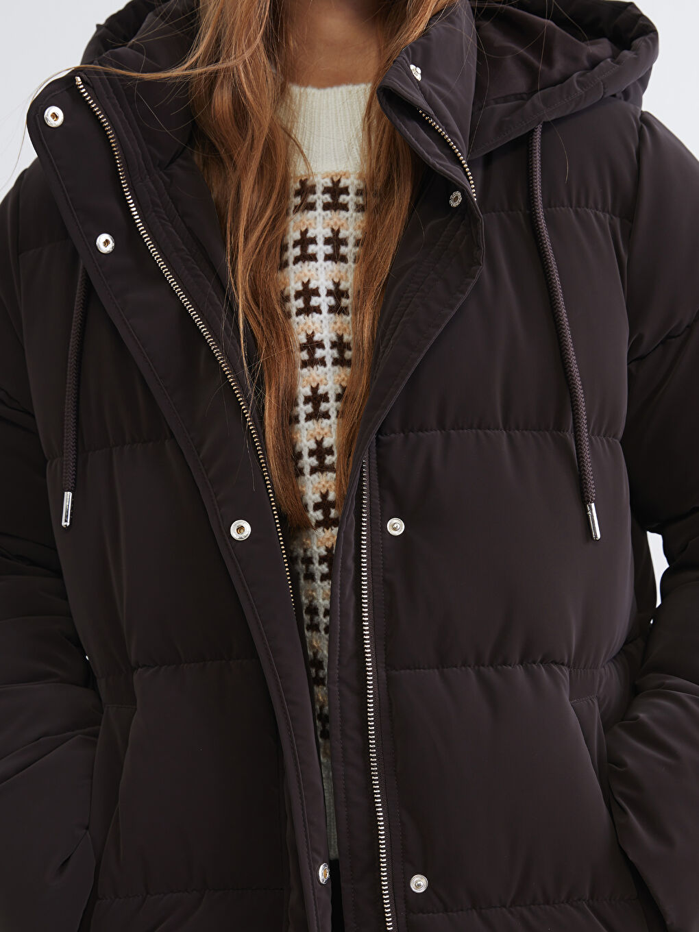 Kahverengi Kapüşonlu Kadın Şişme Mont-3