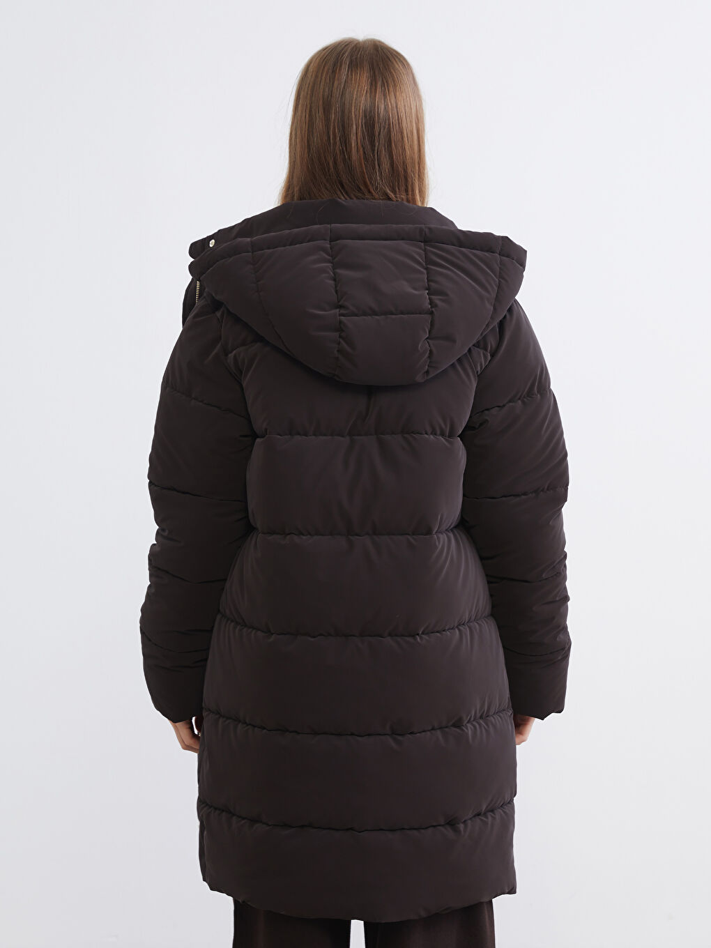 Kahverengi Kapüşonlu Kadın Şişme Mont-4