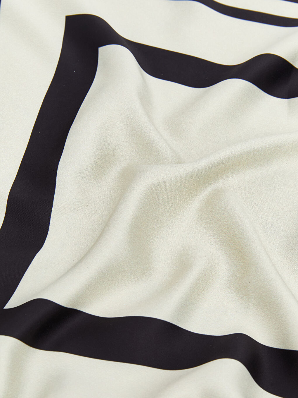 باندانا منقوشة للسيدات عبوة من ٢ قطعة-5