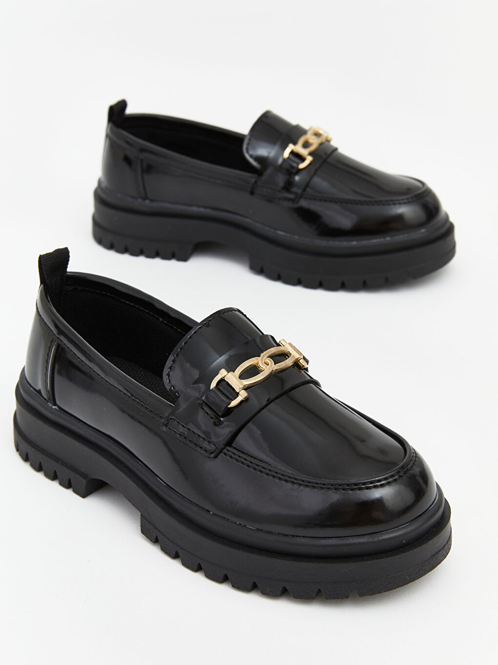 Siyah Deri Görünümlü Kız Çocuk Klasik Ayakkabı-2