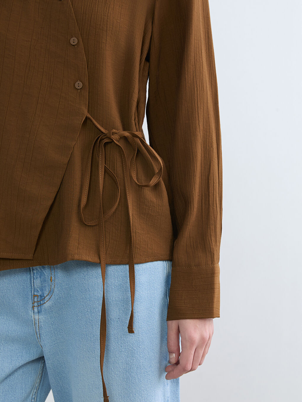 Sarı Dokulu Bağlama Detaylı Kadın Gömlek-2