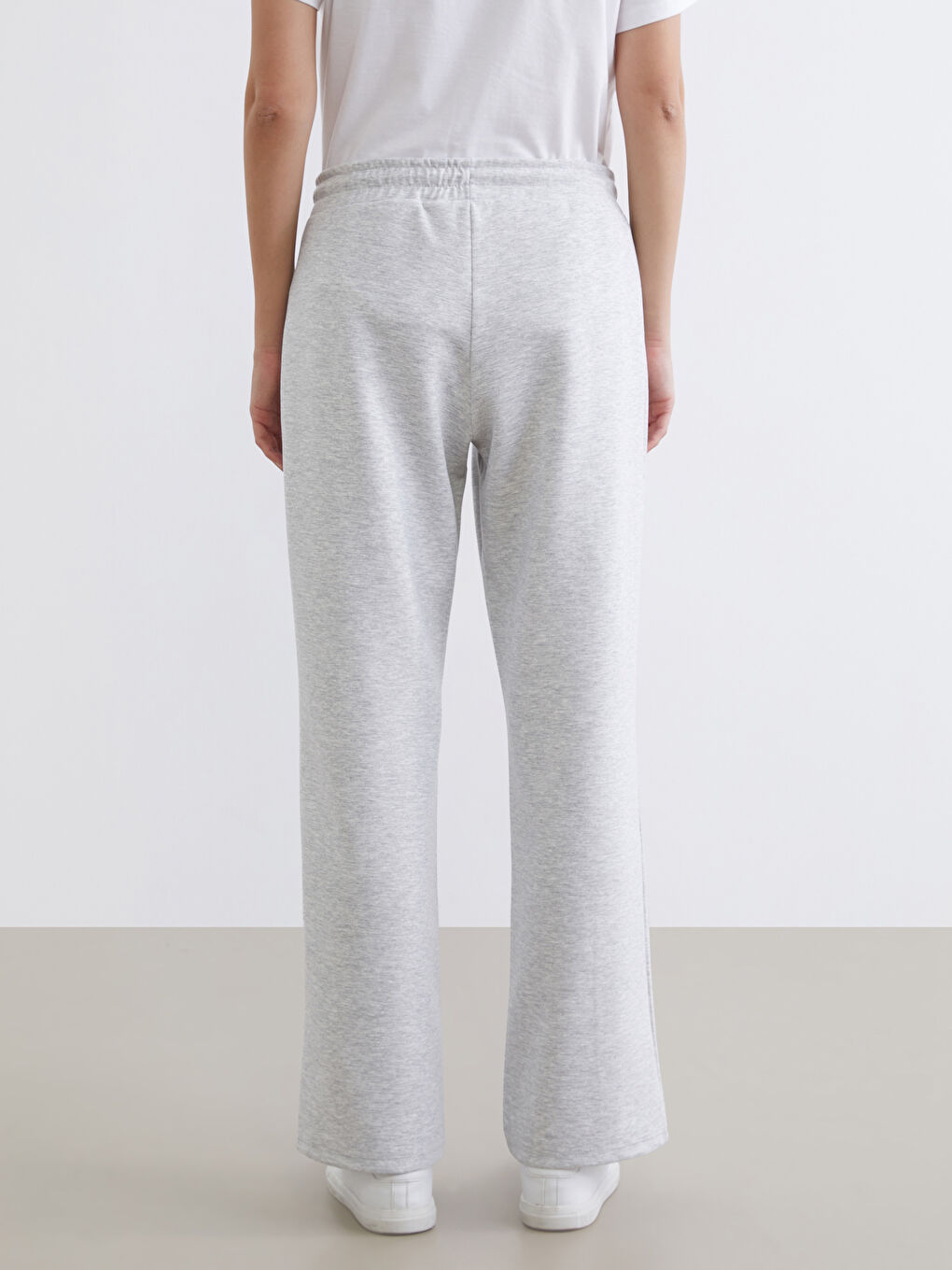 Gri Beli Lastikli Soft Touch Kadın Eşofman Altı-3