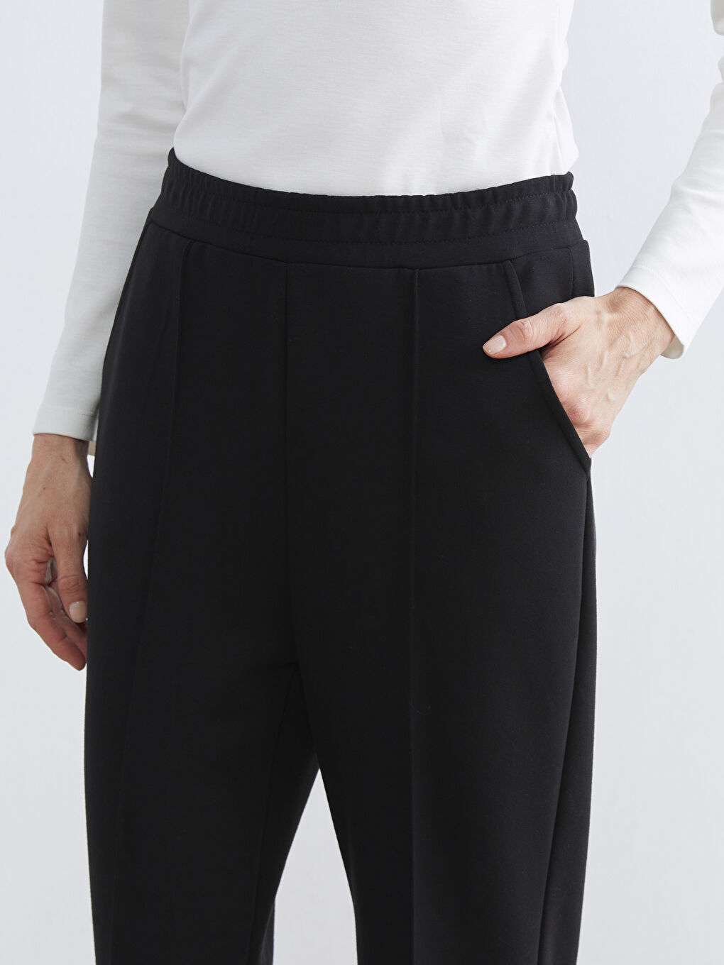 Siyah Beli Lastikli Soft Touch Kadın Jogger Eşofman Altı-2