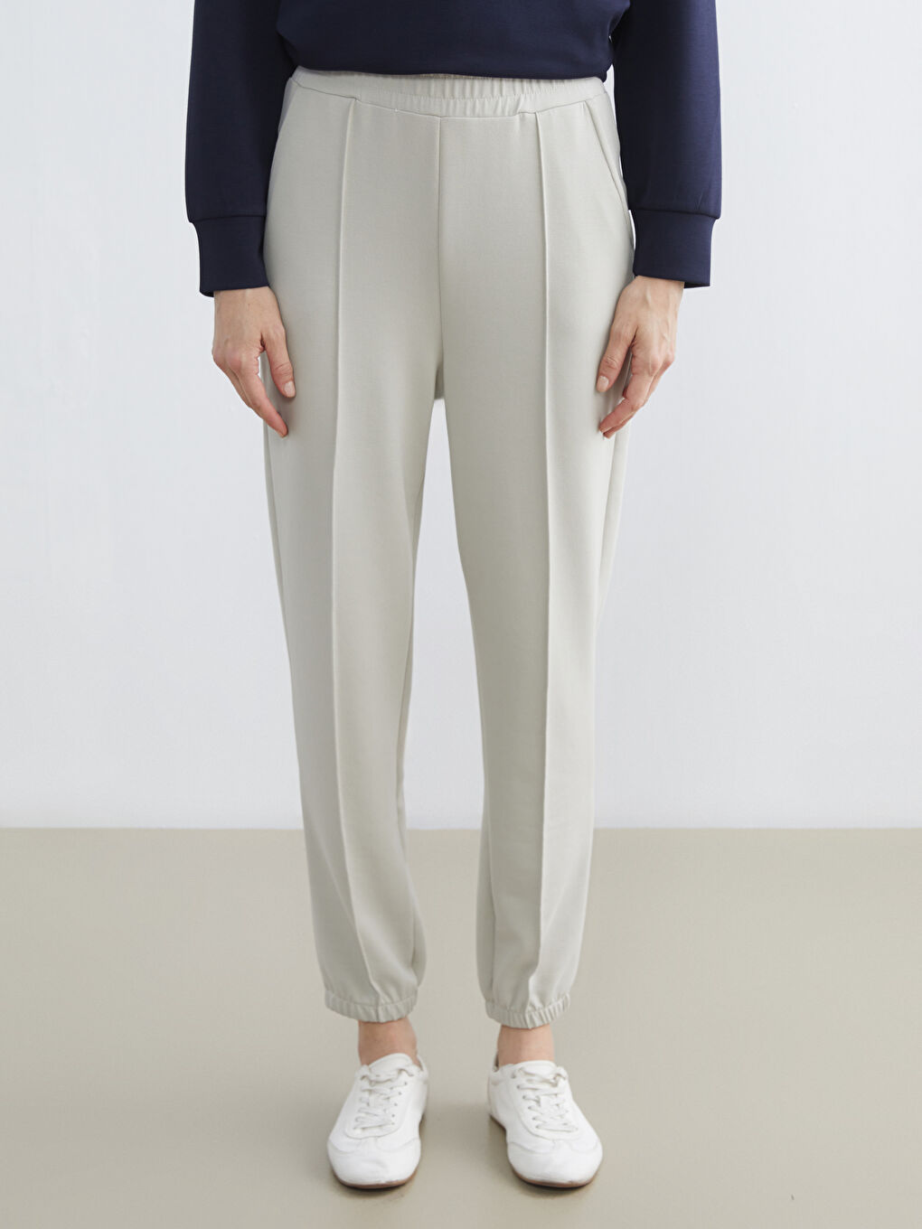 Gri Beli Lastikli Soft Touch Kadın Jogger Eşofman Altı-1