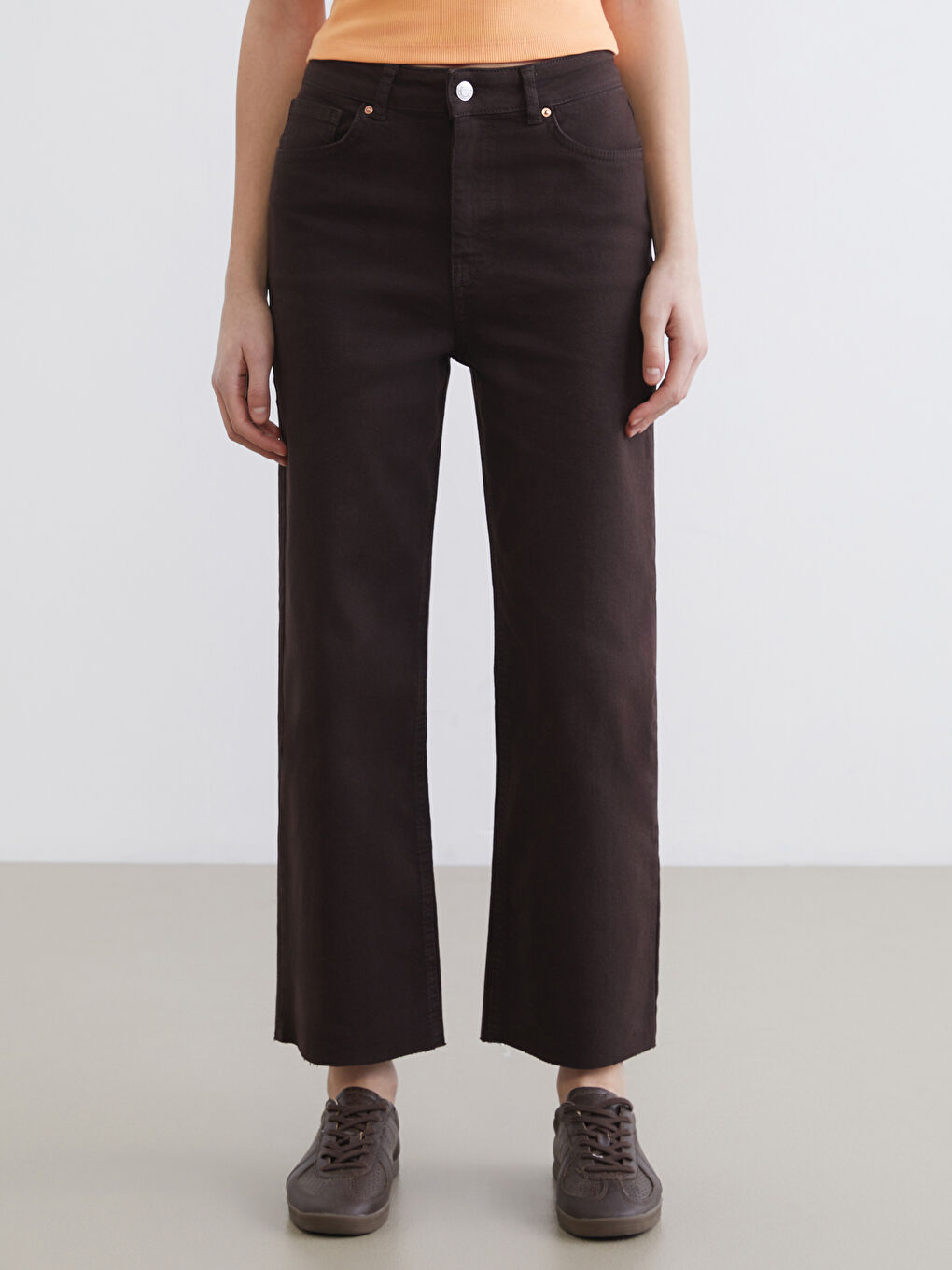 جينز بني امرأة-1