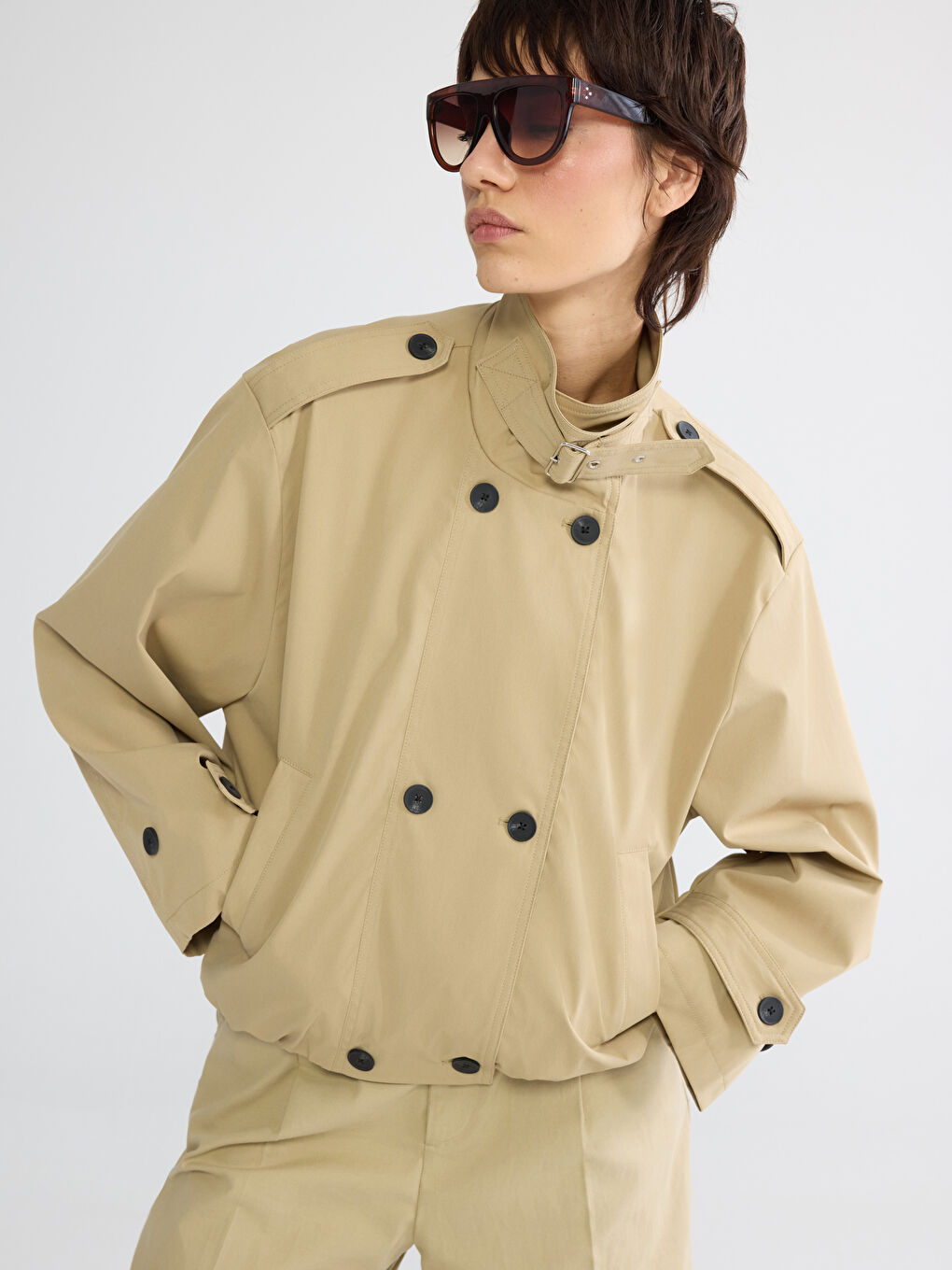 Bej Dik Yaka Oversize Kadın Trençkot