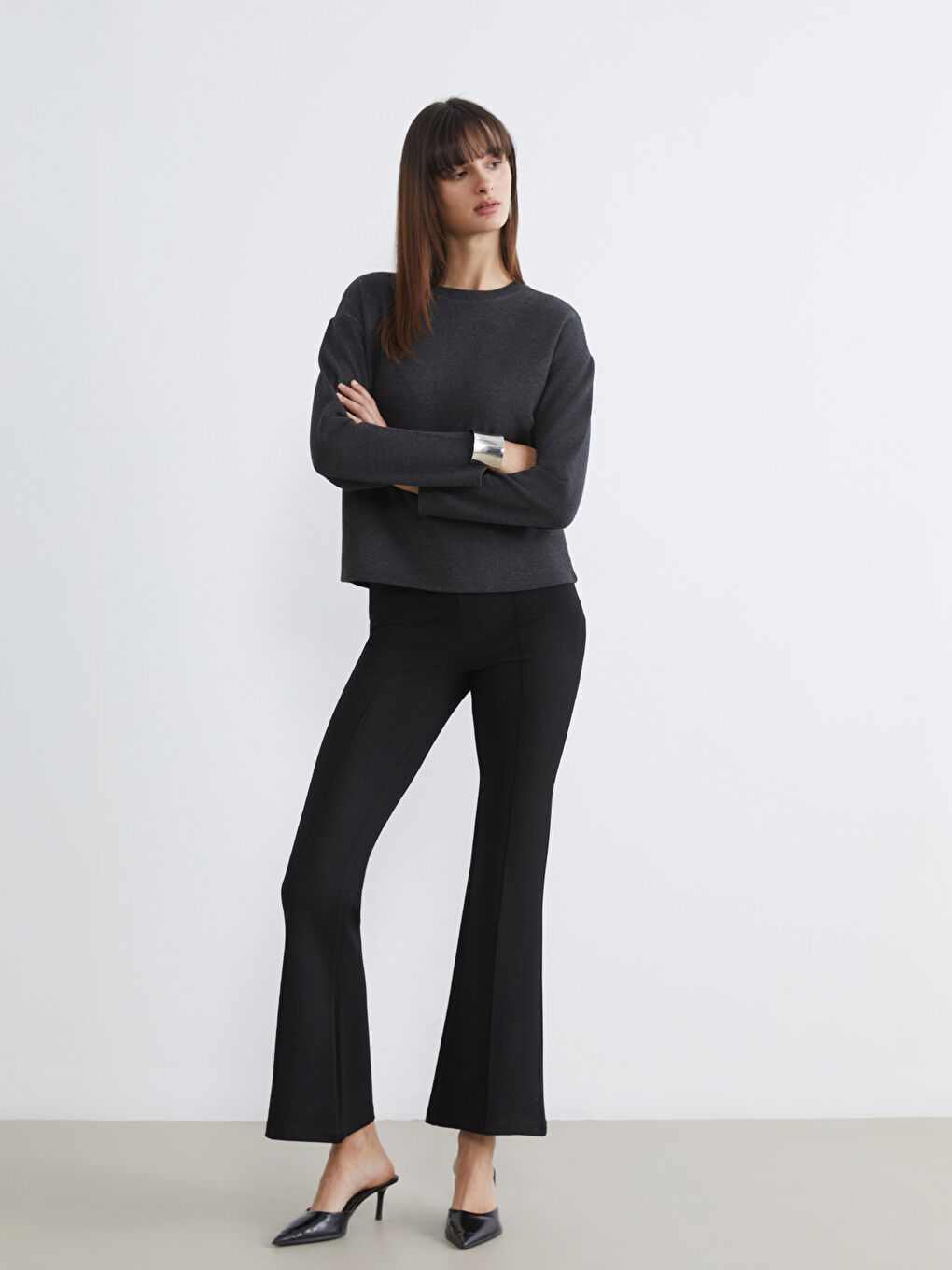 Siyah Ekstra Dar İspanyol Paça Kadın Pantolon