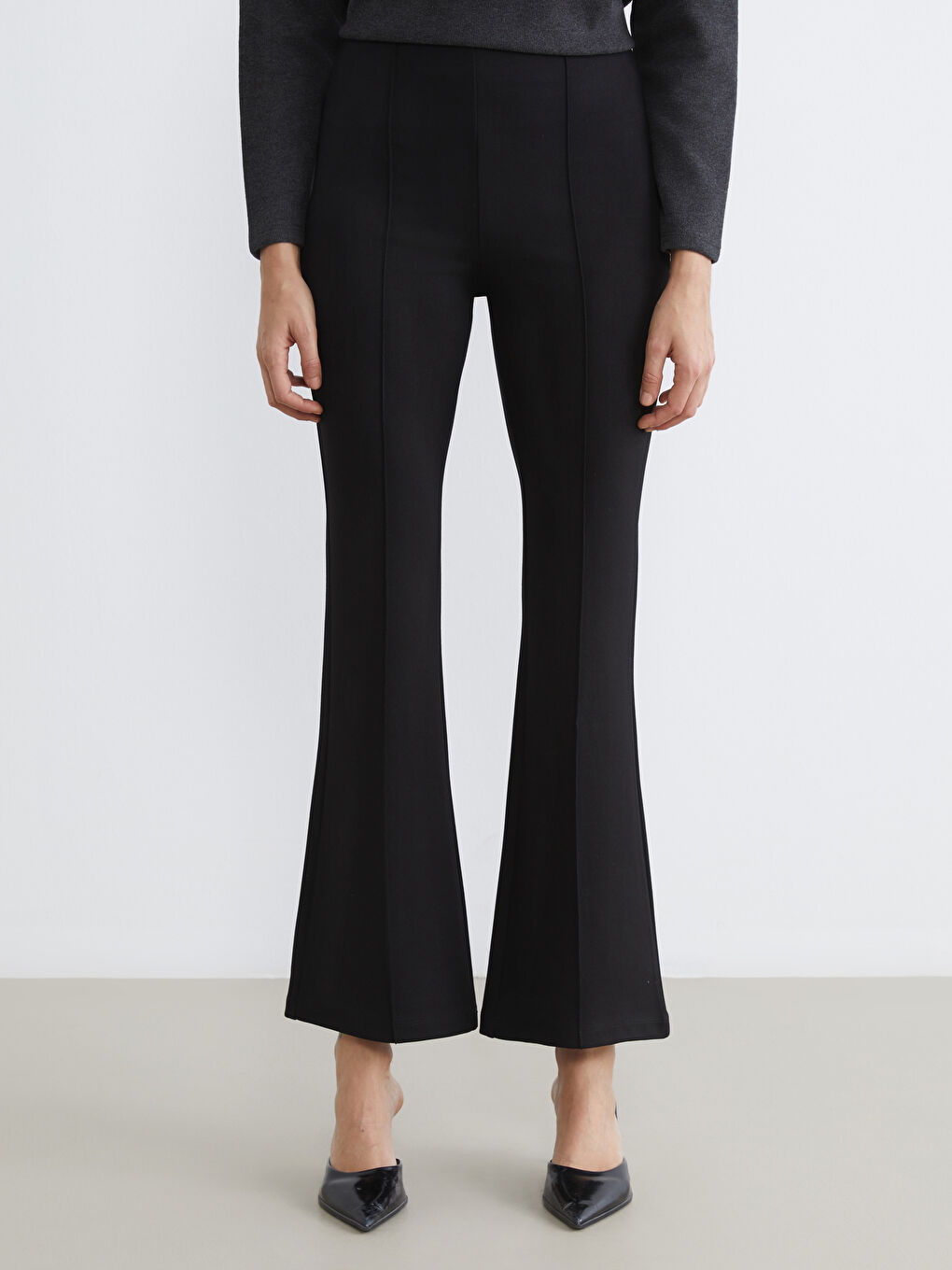 Siyah Ekstra Dar İspanyol Paça Kadın Pantolon-1