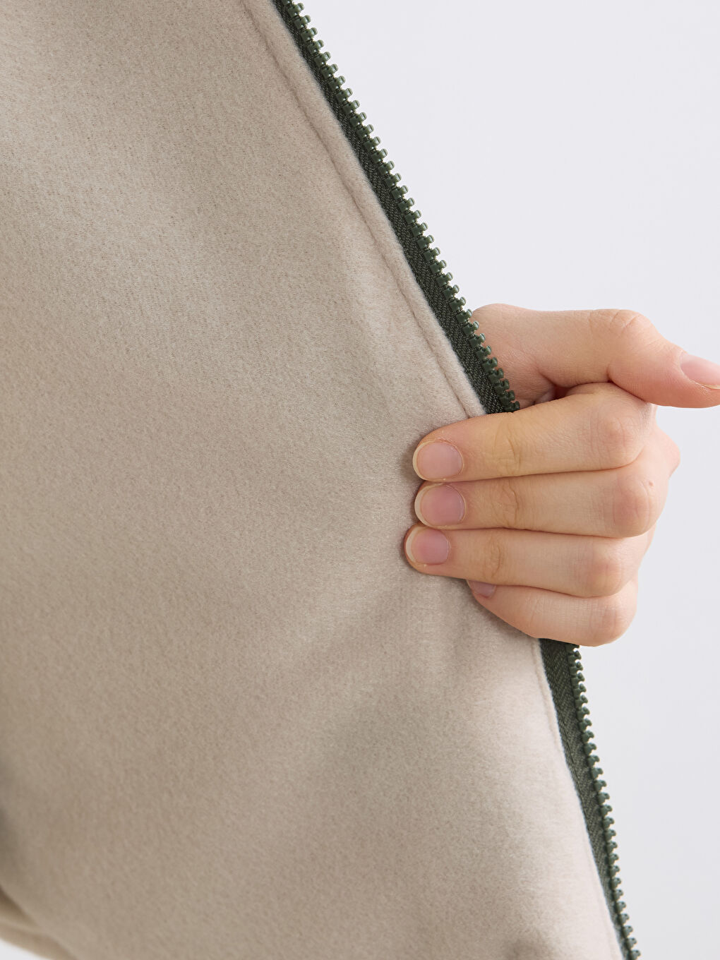 Haki Kapüşonlu Kadın Yağmurluk-4