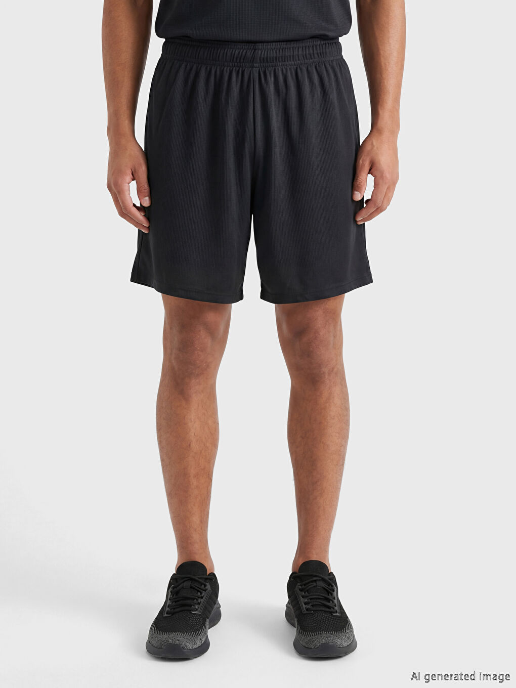 Siyah Rahat Kalıp Erkek Spor Şort-1