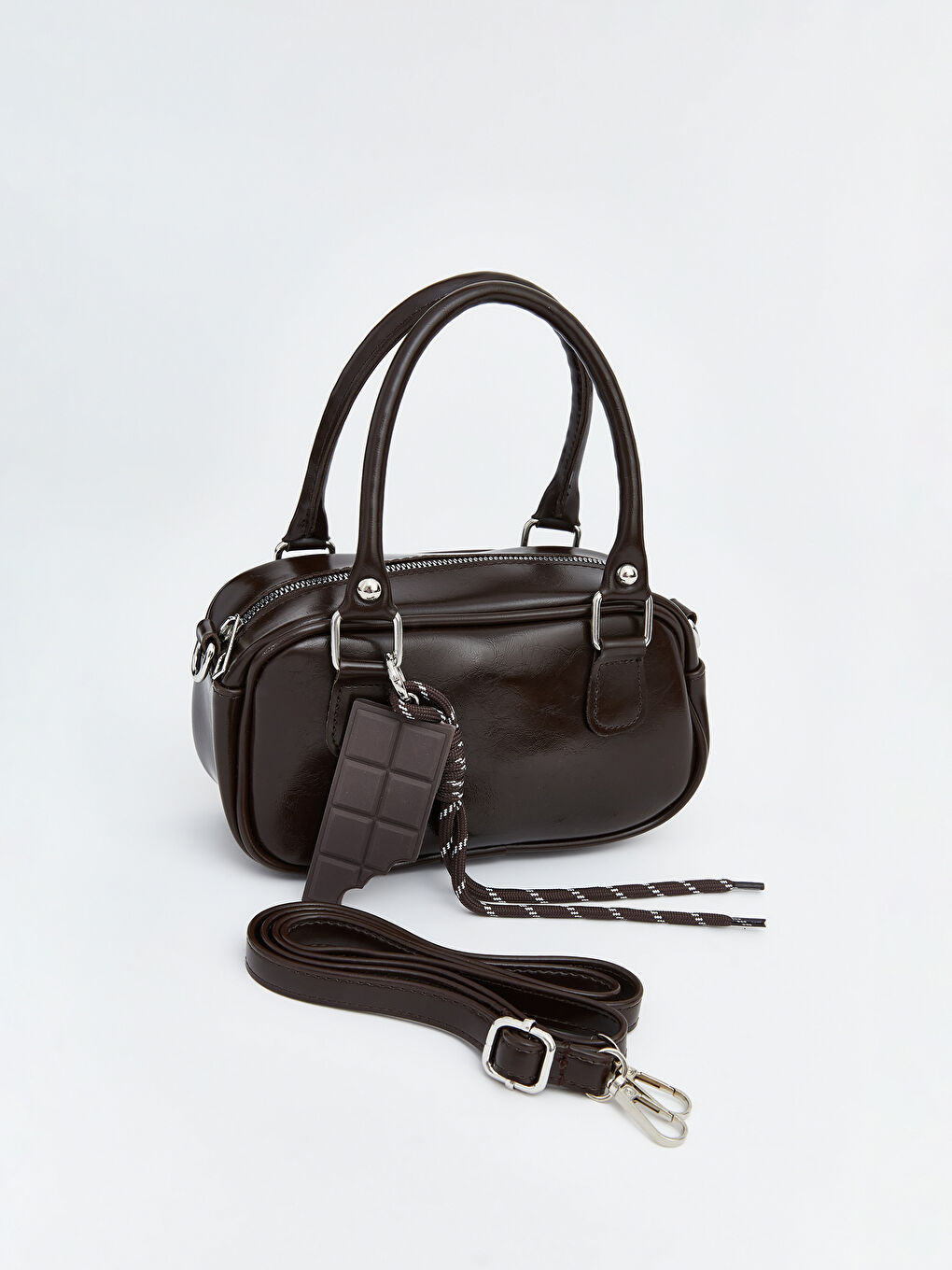 Kahverengi Aksesuar Detaylı Kadın Omuz Çantası-1