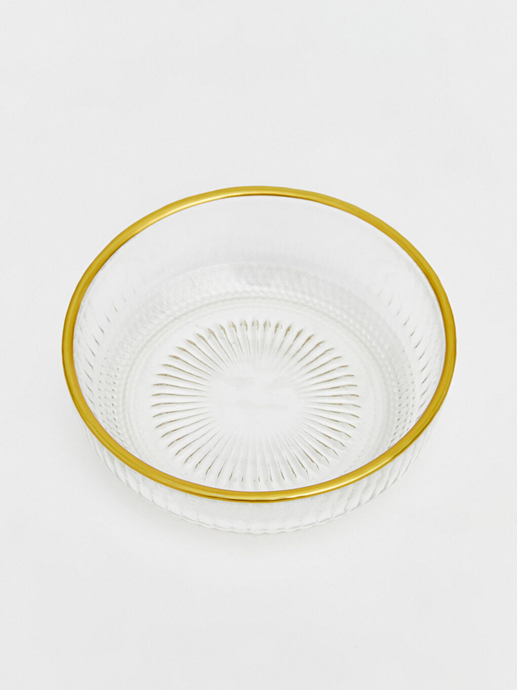 უფერო თასი-3