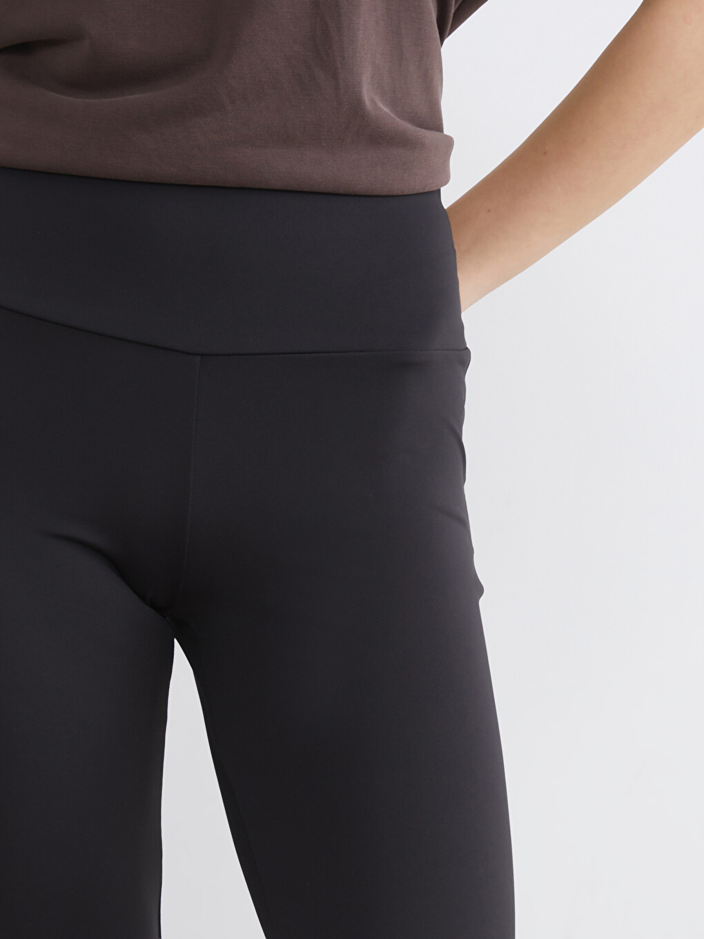Woman Black Sports Leggings-2