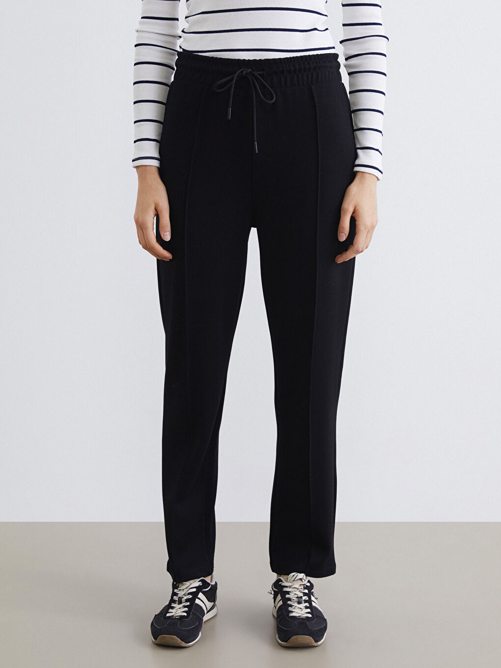 Siyah Beli Lastikli Soft Touch Kadın Eşofman Altı-1