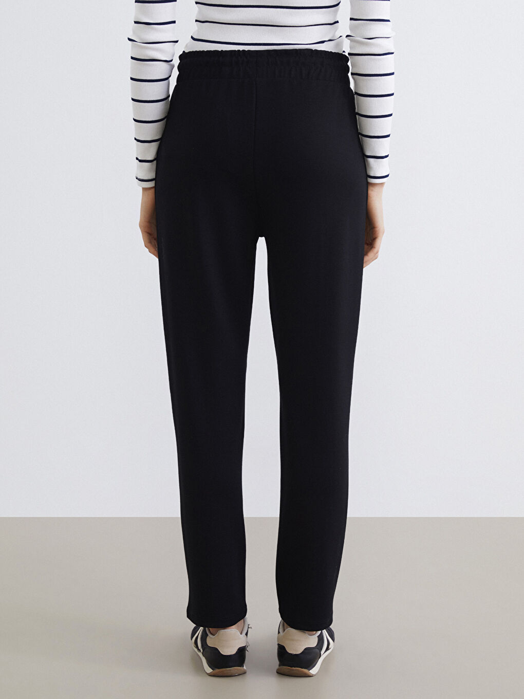 Siyah Beli Lastikli Soft Touch Kadın Eşofman Altı-3