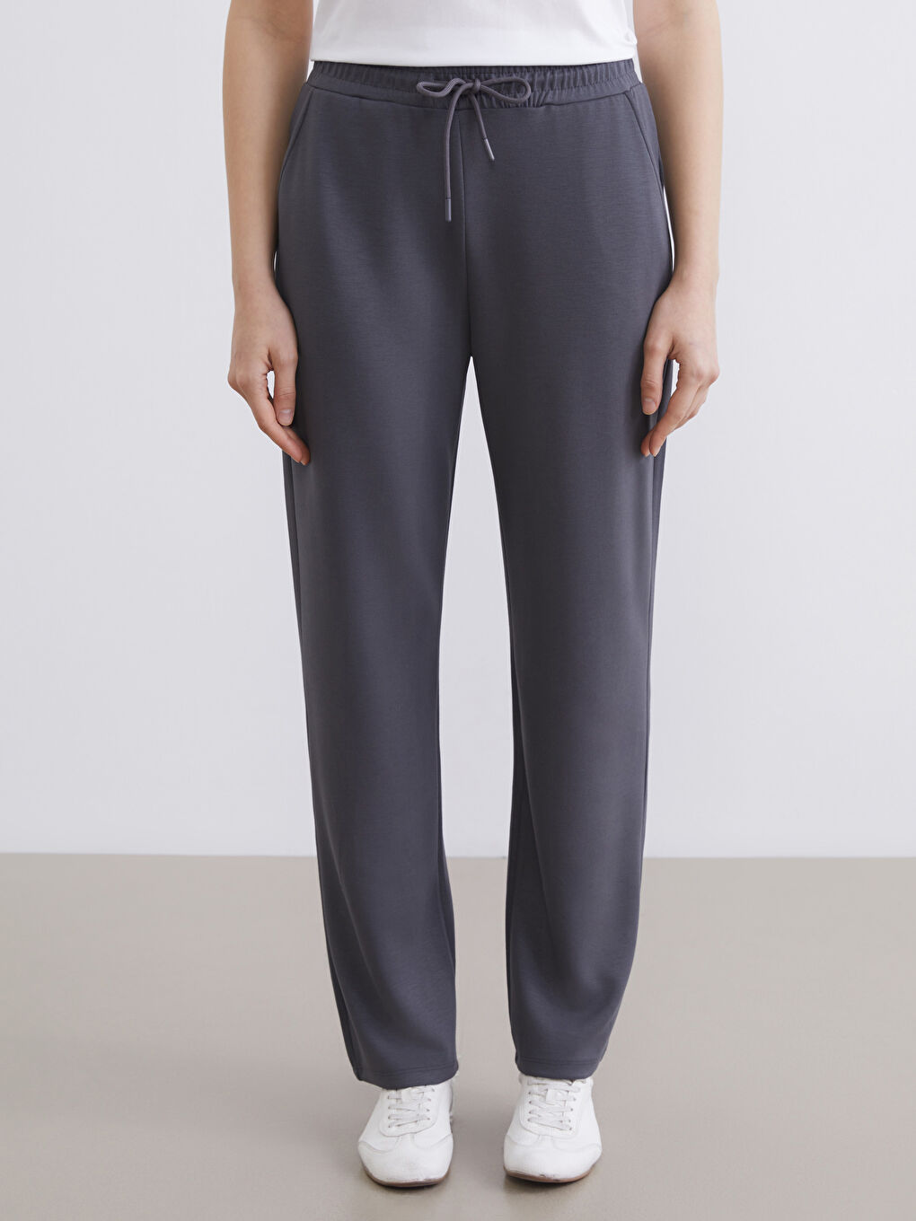 Gri Beli Lastikli Soft Touch Kadın Eşofman Altı-1