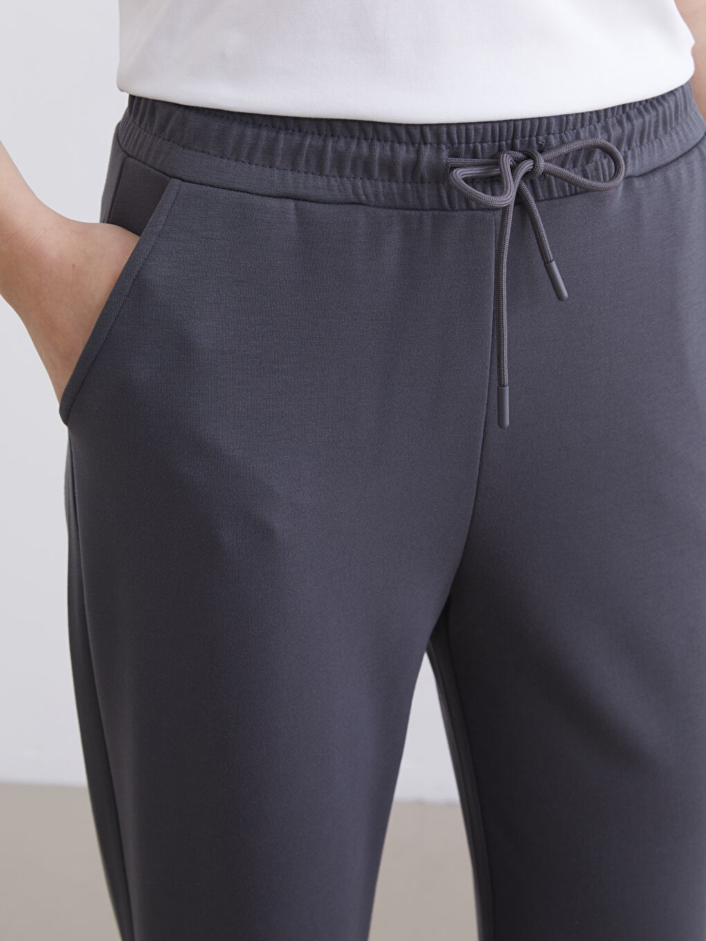 Gri Beli Lastikli Soft Touch Kadın Eşofman Altı-2